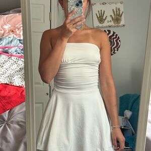 Elegant White Strapless Dress